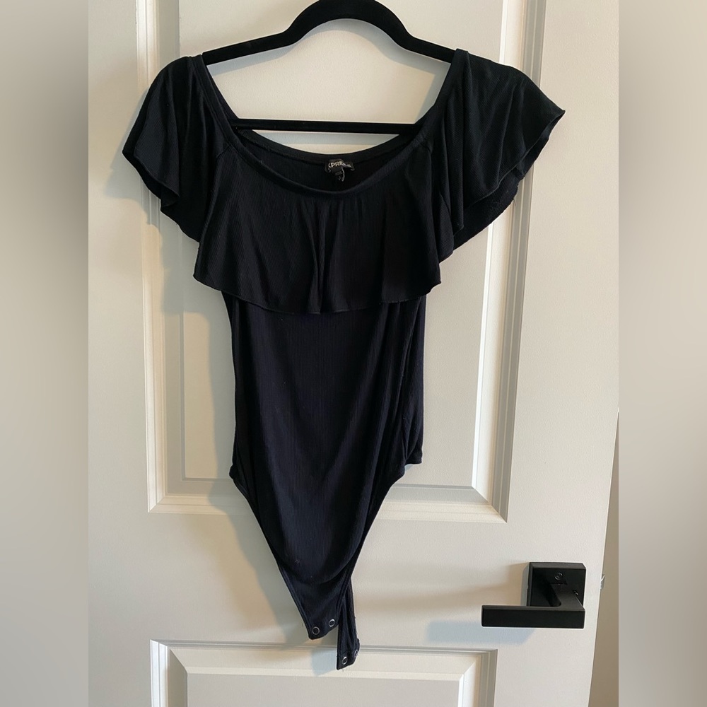 Express black bodysuit on shoulder or off shoulder size small